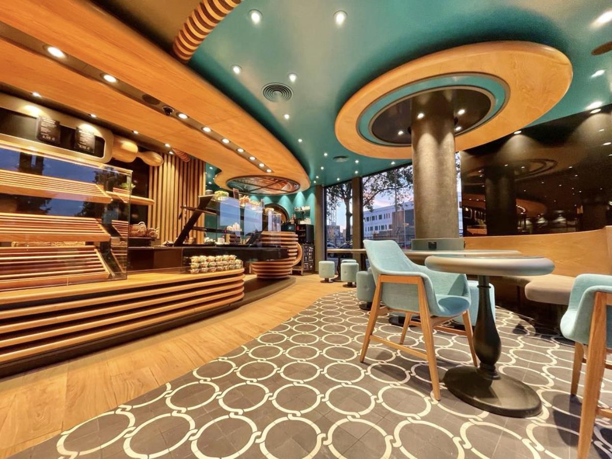 Black Lotus Lion, Fransa